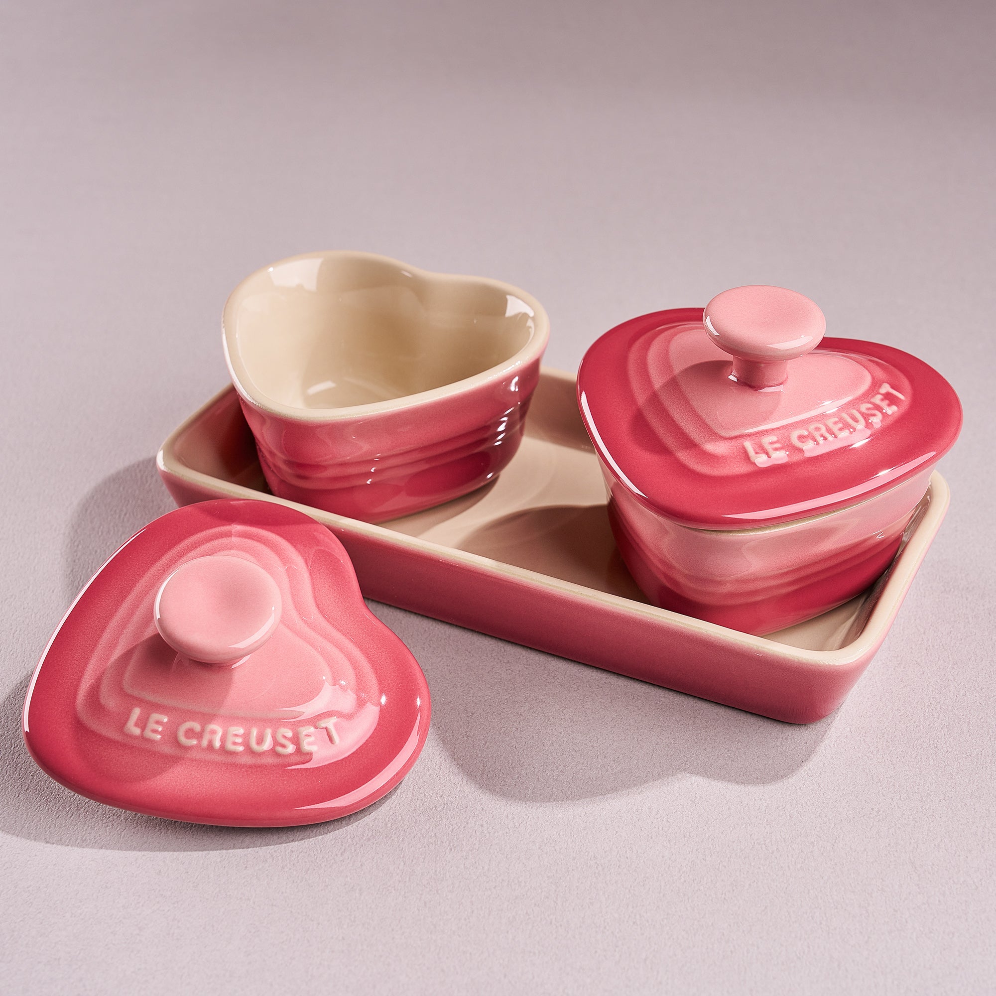 NIB LE CREUSET Petite outlets Ramekins D’Amour Set