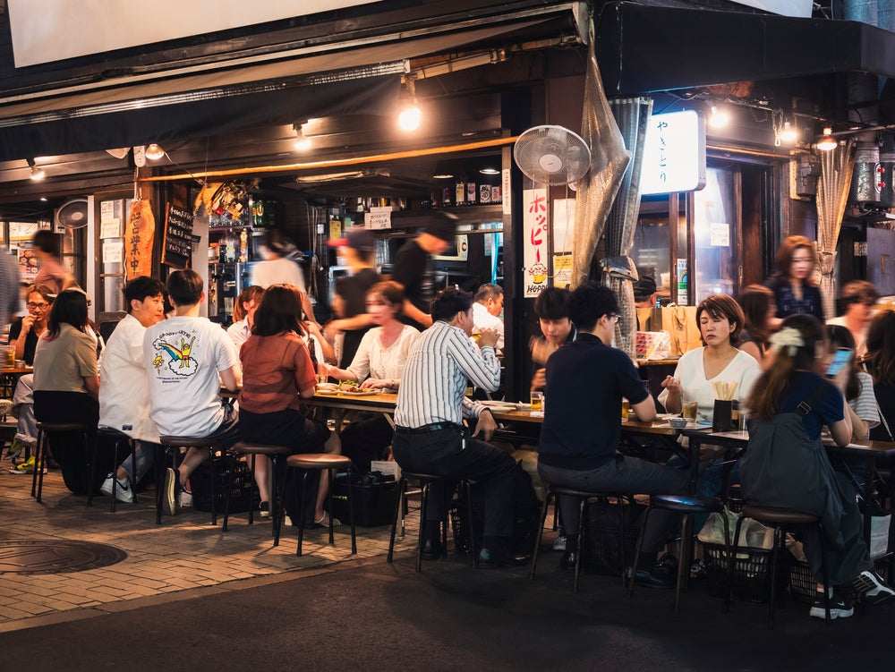 Late-Night Japan: Snacks You’d Eat After Midnight in Tokyo