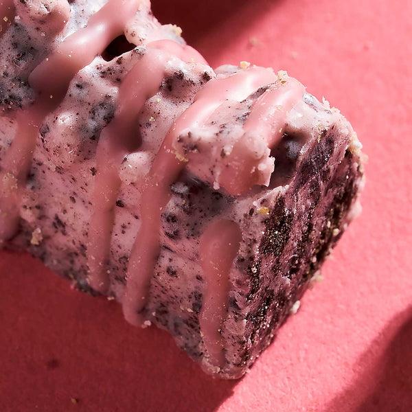 THE CRUNCH: Amaou Strawberry Crunch Chocolate
