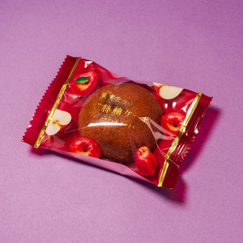 Kajitsu Tappuri Fuji Apple Cake packaging